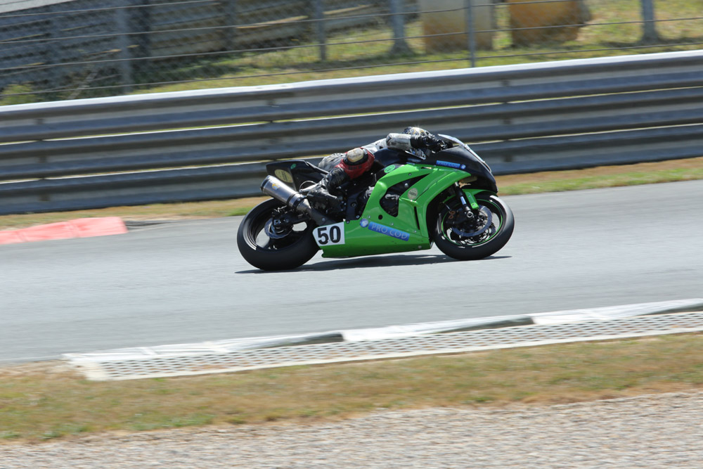 8W3A2009